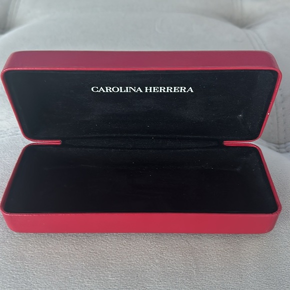 Carolina Herrera Sunglasses Case - Picture 2 of 3